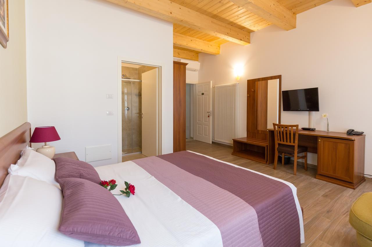 Villa Cavour Comacchio Szoba fotó
